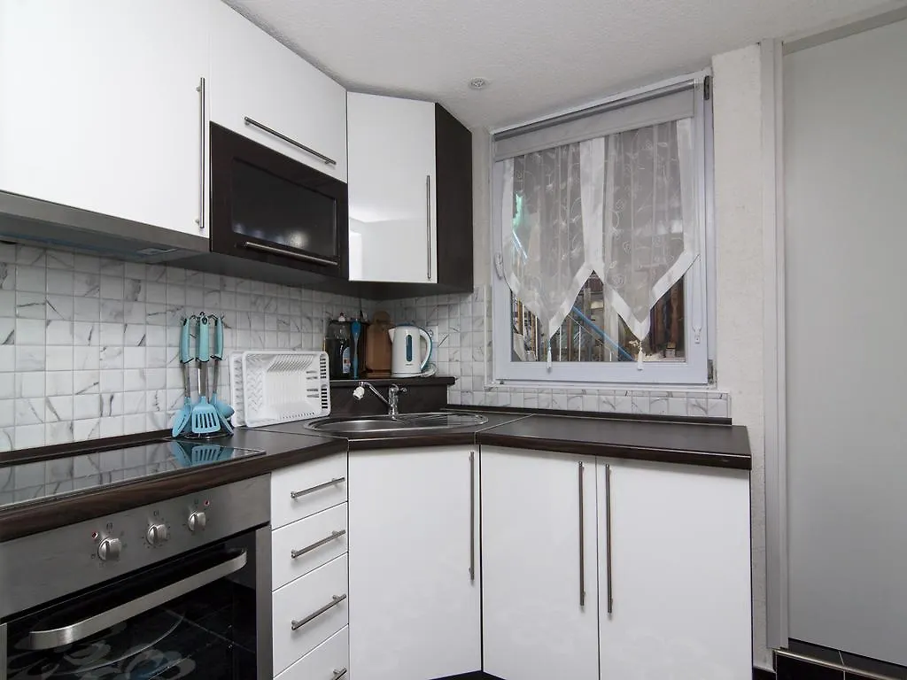 Old Town Apartment 91 Pula 0*,